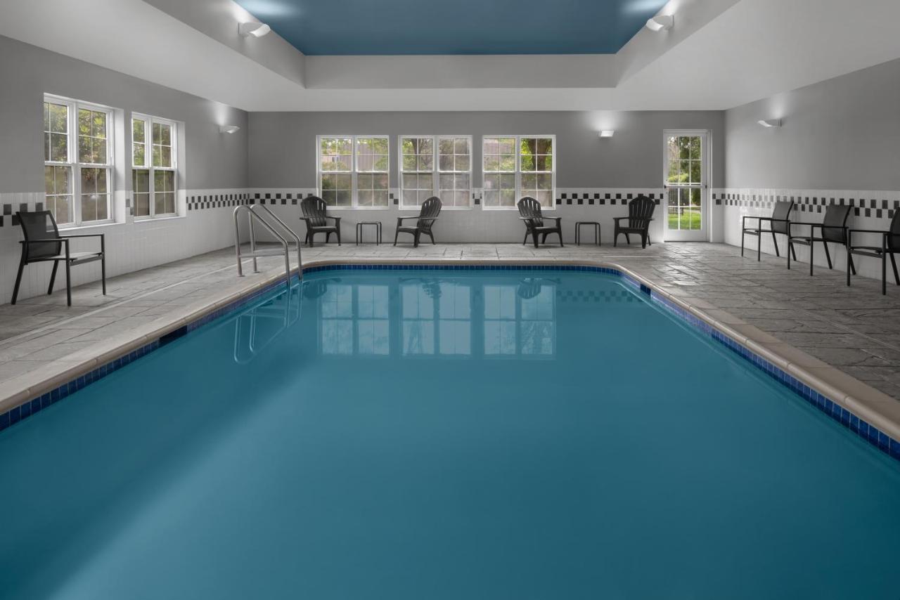 Residence Inn Long Island Holtsville Екстер'єр фото