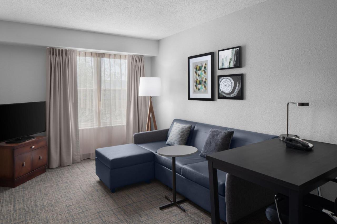 Residence Inn Long Island Holtsville Екстер'єр фото